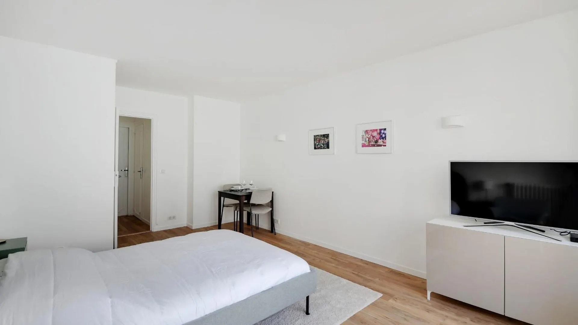 Bright For 2 - Champs-elysees Apartment